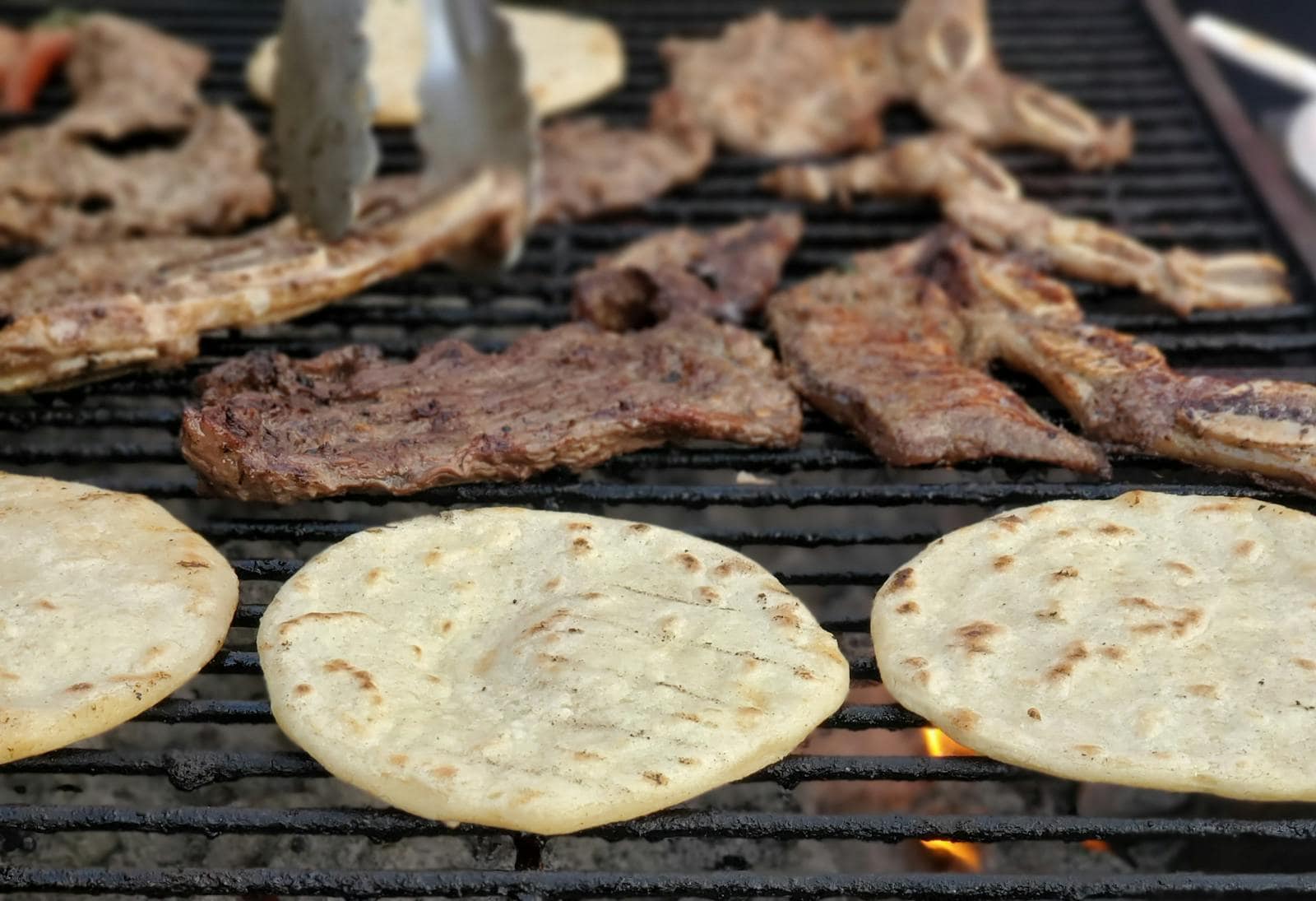 Bucătăria mexicană: 20 de preparate de gustat (nu doar tacos) 20 Carne asada la grătar