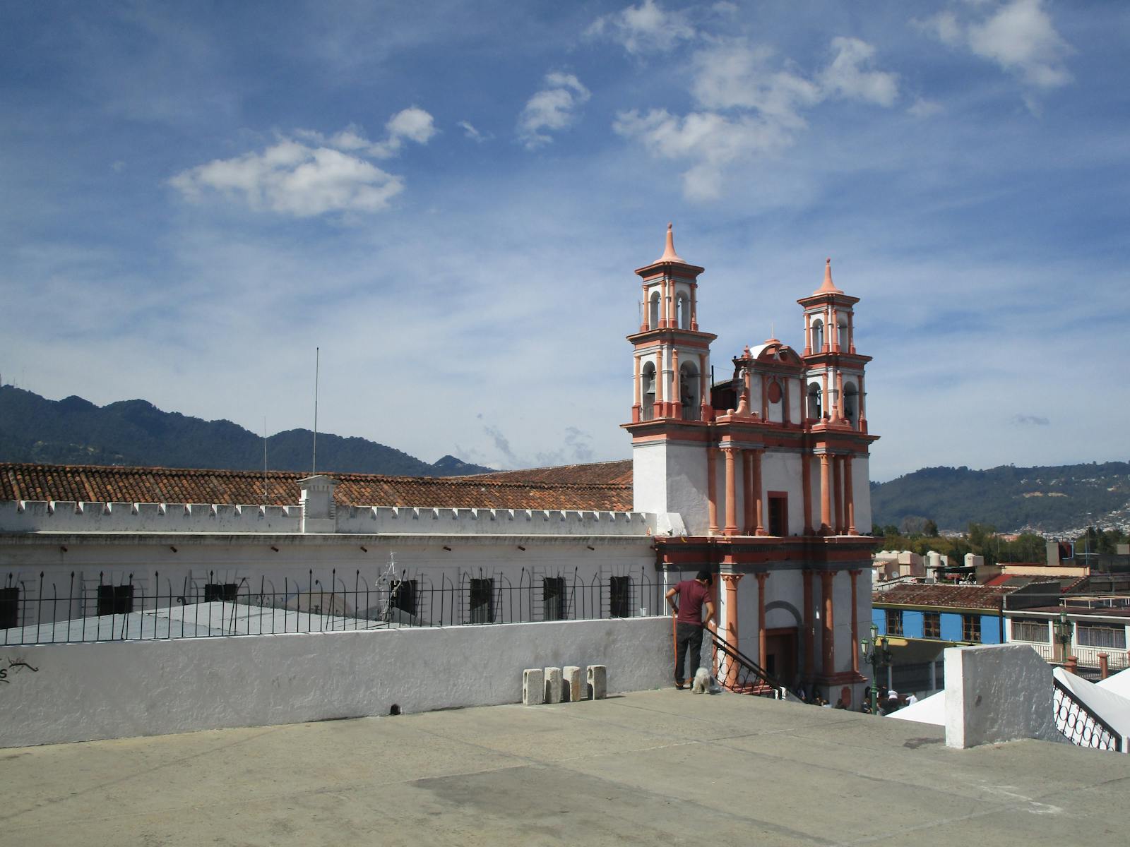 Chiapas: San Cristóbal, Sumidero a 12 tipů, co vidět a dělat 3 Kostel v San Juan Chamula
