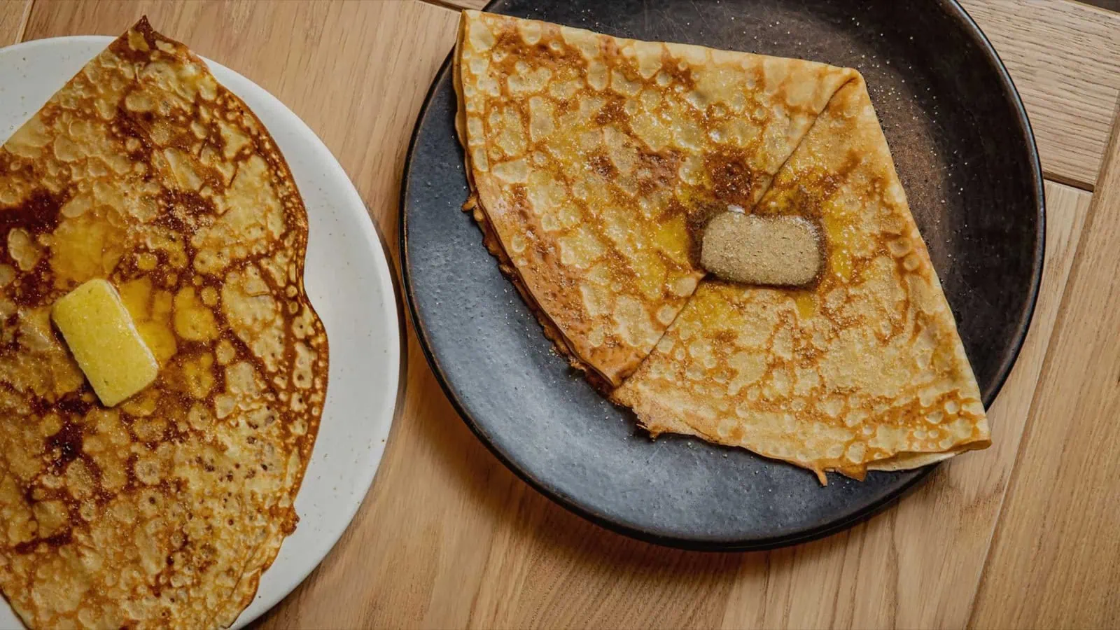Bretonische Buchweizen-Galettes und süße Crêpes im Breizh Café