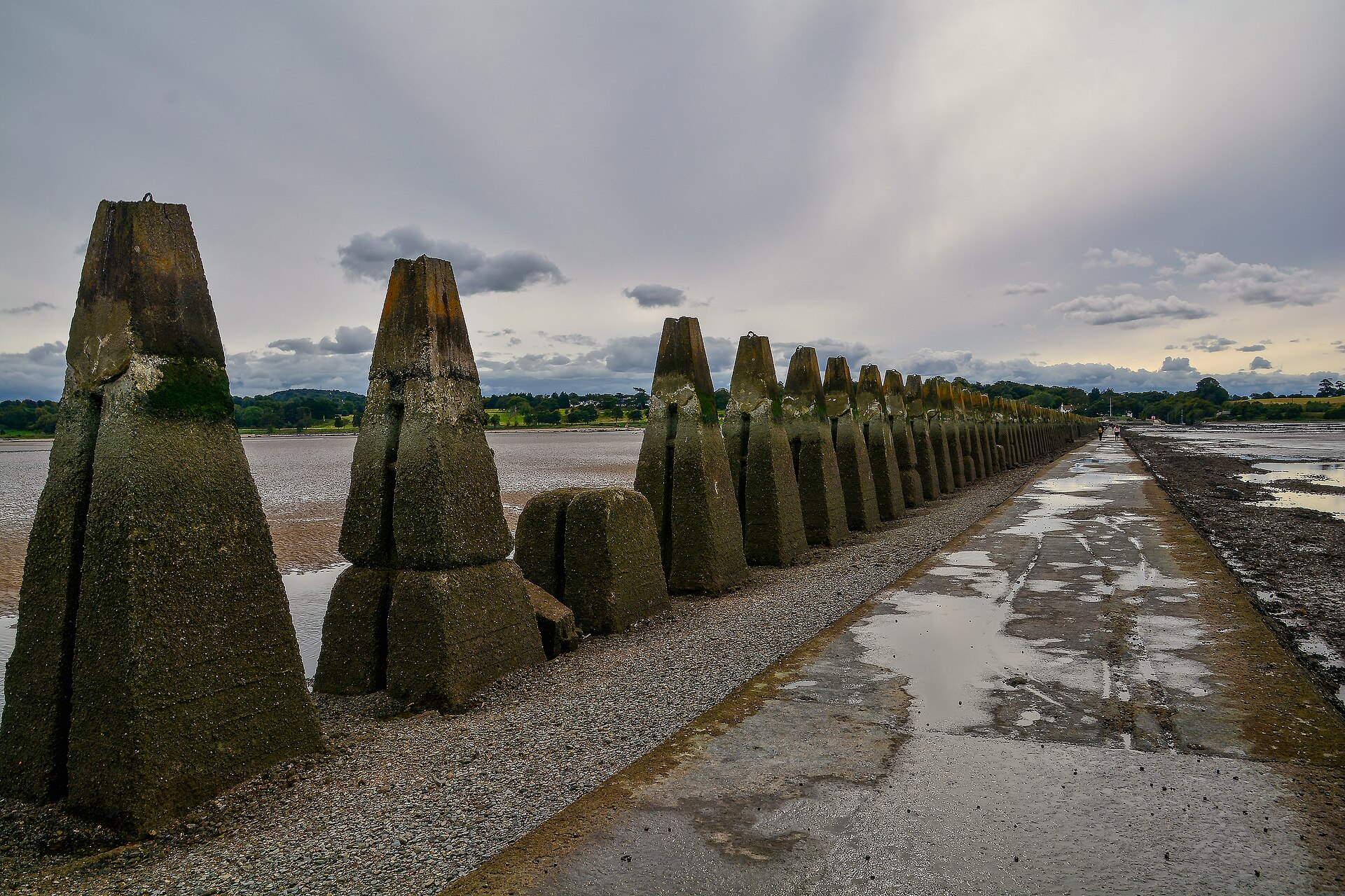 Édimbourg : 31 choses à voir et à faire en 2026 34 La digue vers l'île à marée de Cramond Island