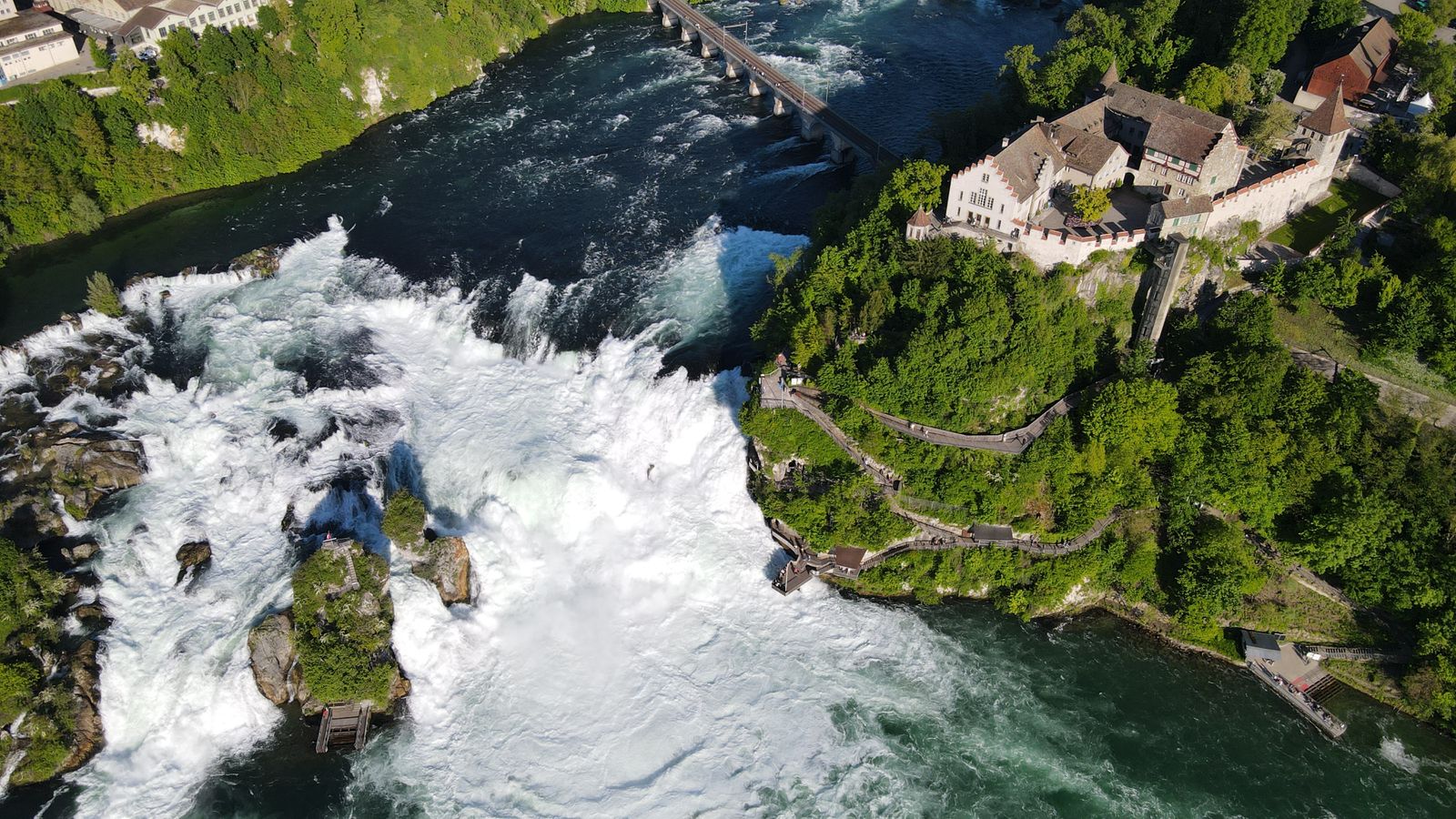Roadtrip po Švajčiarsku: Itinerár na 7–10 dní autom 2026 5 Deň 1: Bratislava → Rheinfall → Luzern