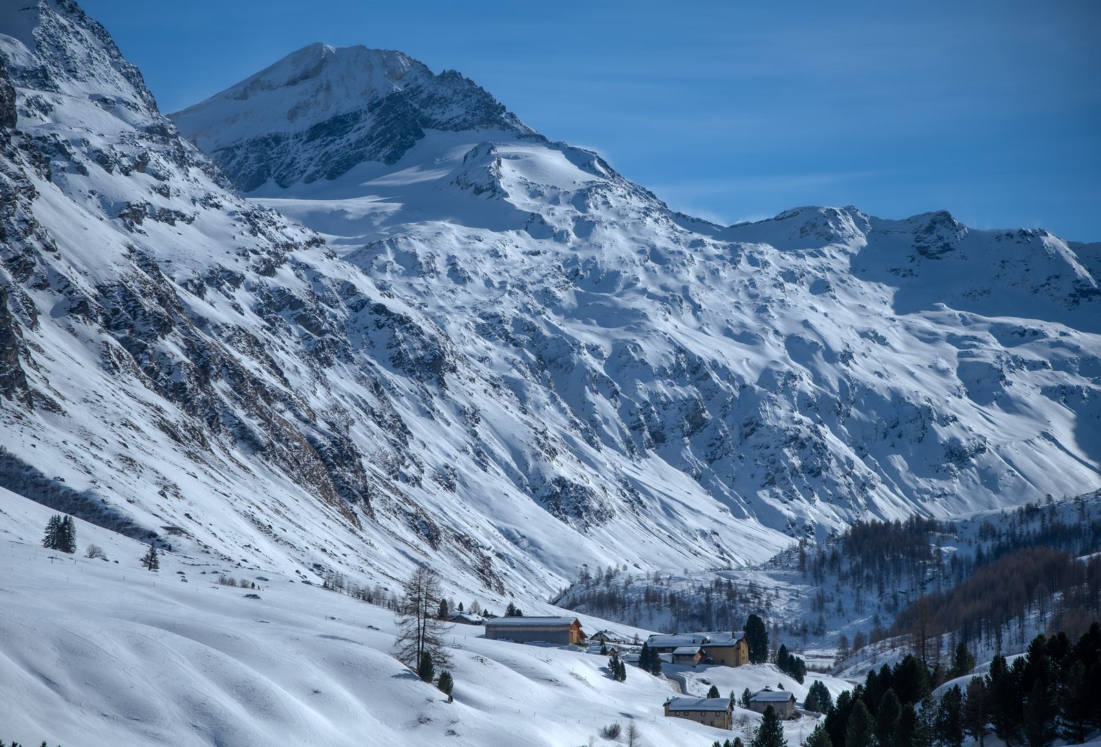 Roadtrip po Švajčiarsku: Itinerár na 7–10 dní autom 2026 14 Deň 9: Lugano → Engadin (St. Moritz)