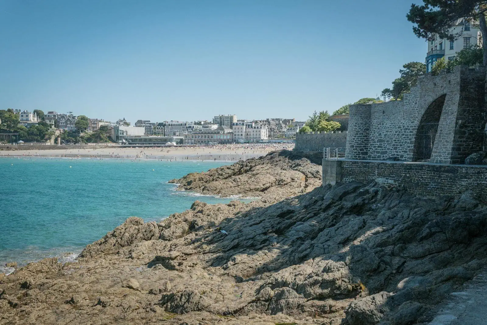 Bretagne, Frankrike: 15 tips på vad du ska se och göra 2026 4 Dinard och stämningen från Belle Époque