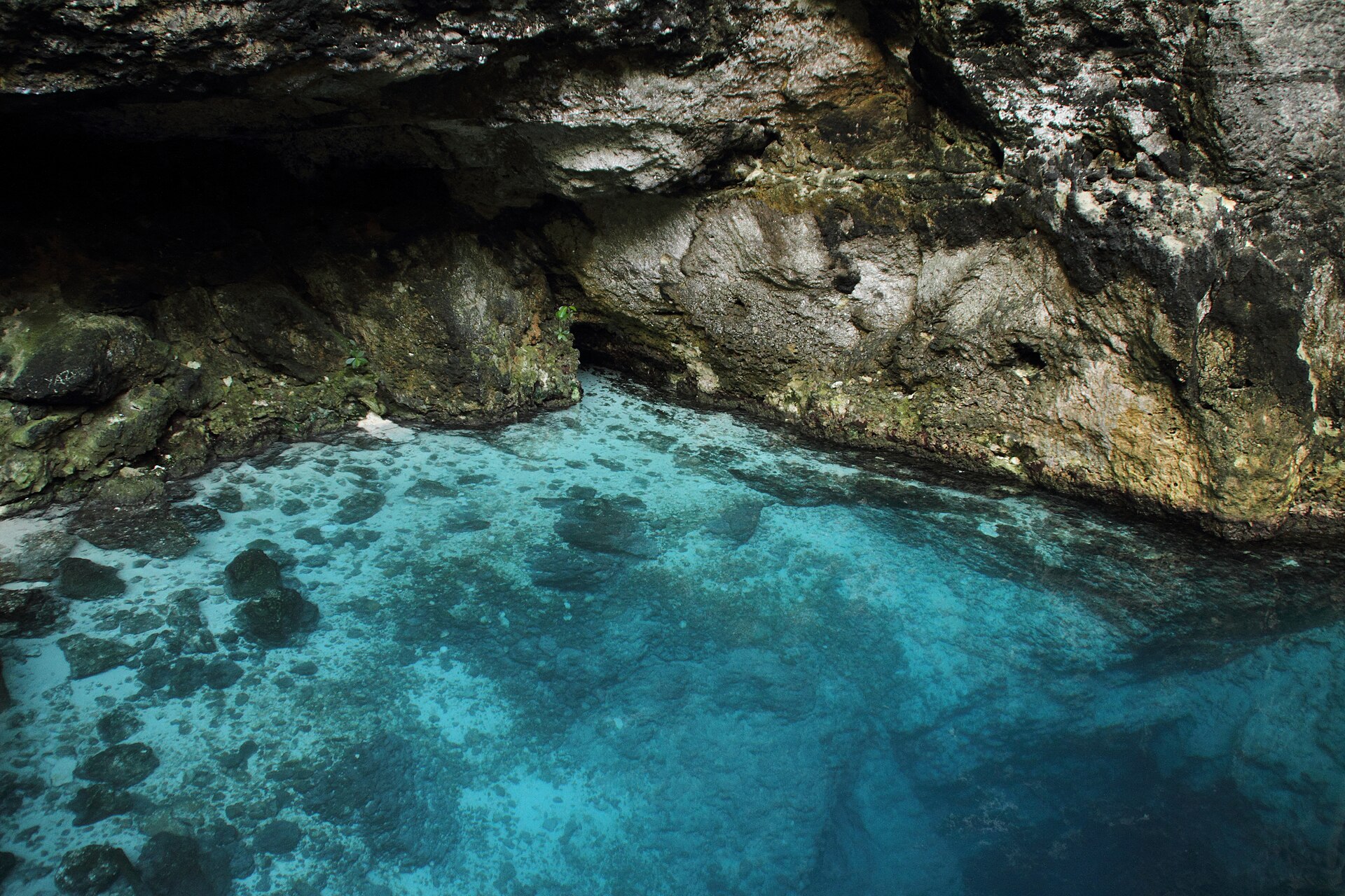 República Dominicana: férias, 21 dicas e quando ir 18 Cenote turquesa Hoyo Azul