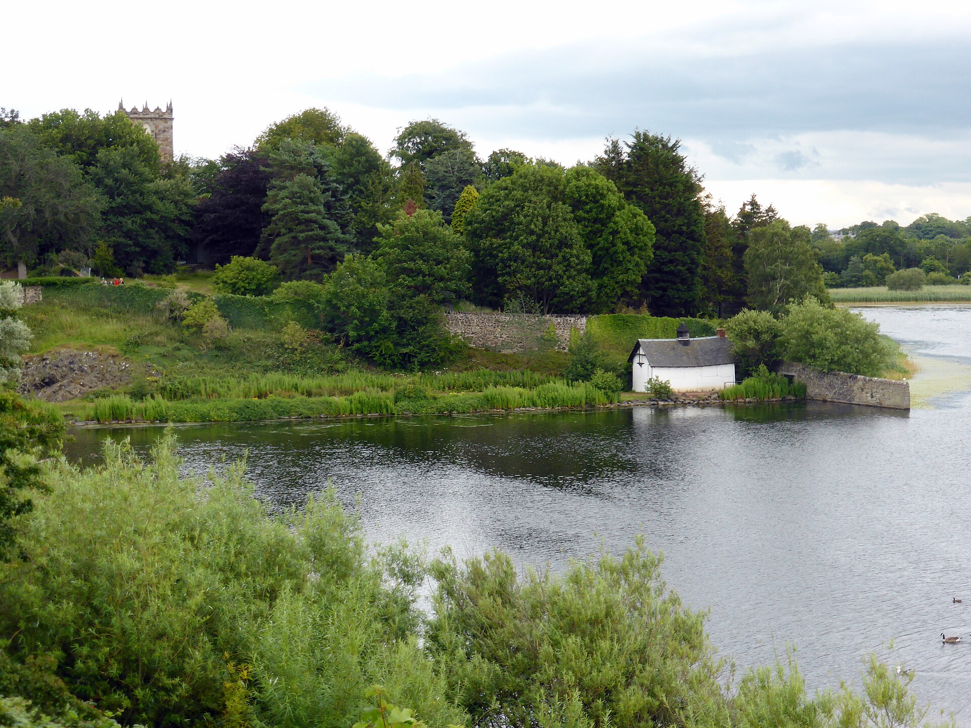 Édimbourg : 31 choses à voir et à faire en 2026 35 Le lac Duddingston Loch dans Holyrood Park