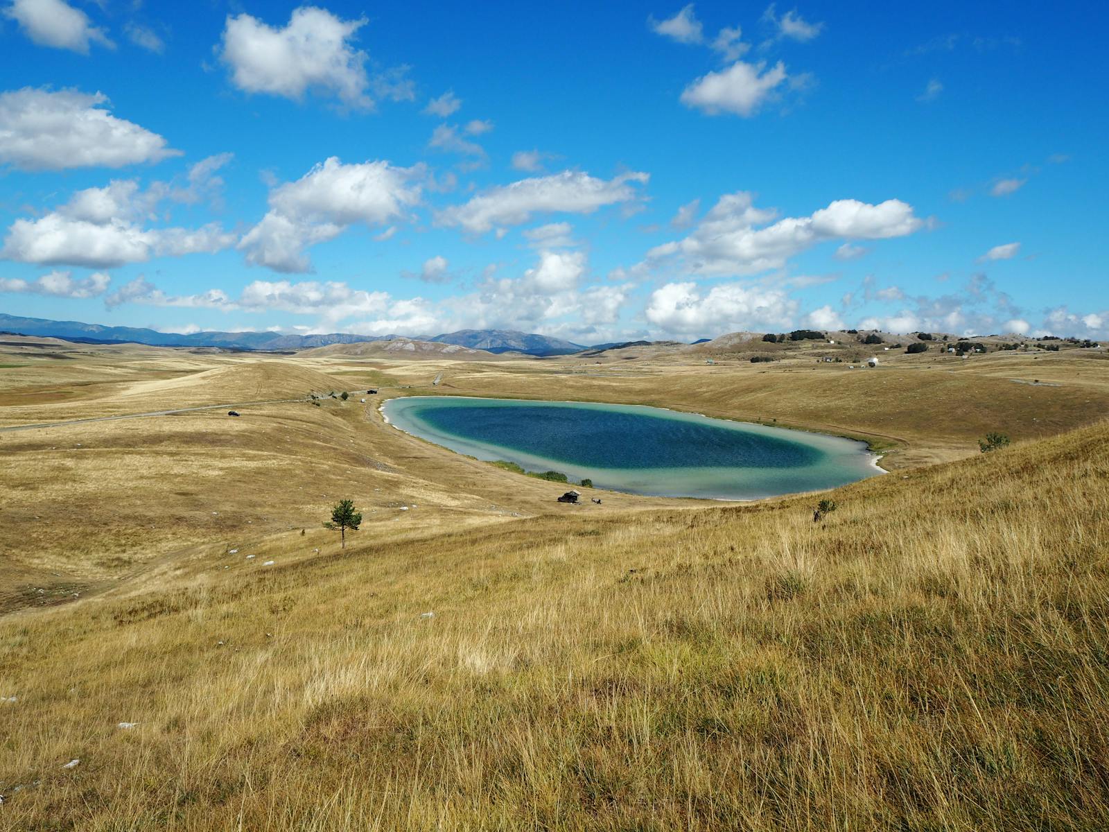 NP Durmitor a Žabljak: 12 tipů na túry, Crno jezero a Bobotov kuk 7 Ledena pećina: Ledové království uprostřed léta