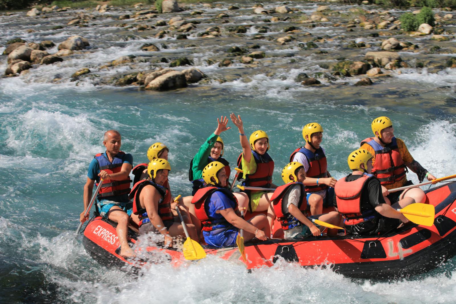 NP Durmitor a Žabljak: 12 tipů na túry, Crno jezero a Bobotov kuk 15 Rafting na smaragdové řece Taře