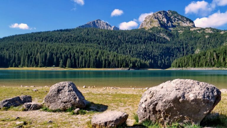 Černá Hora 7 NP Durmitor a Žabljak: 12 tipů na túry, Crno jezero a Bobotov kuk