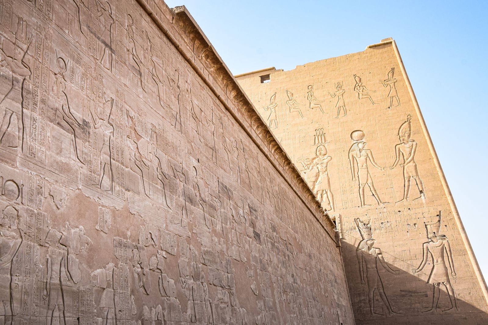 Čo vidieť v Egypte: 17 najkrajších miest a pamiatok 13 Reliéfy chrámu v Edfu
