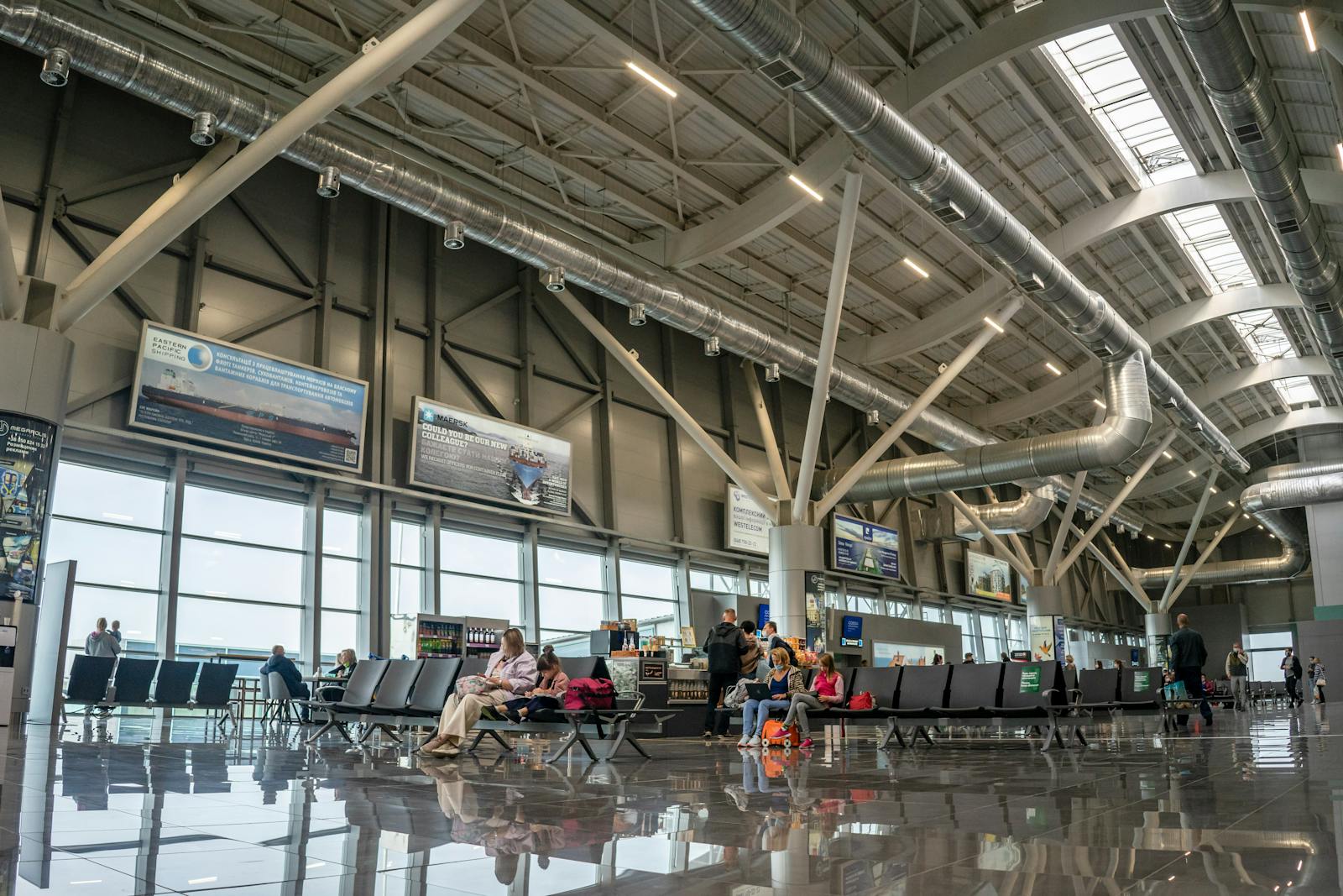 ESTA for the USA 2026: How to Apply Step by Step 44 Departure hall at the airport