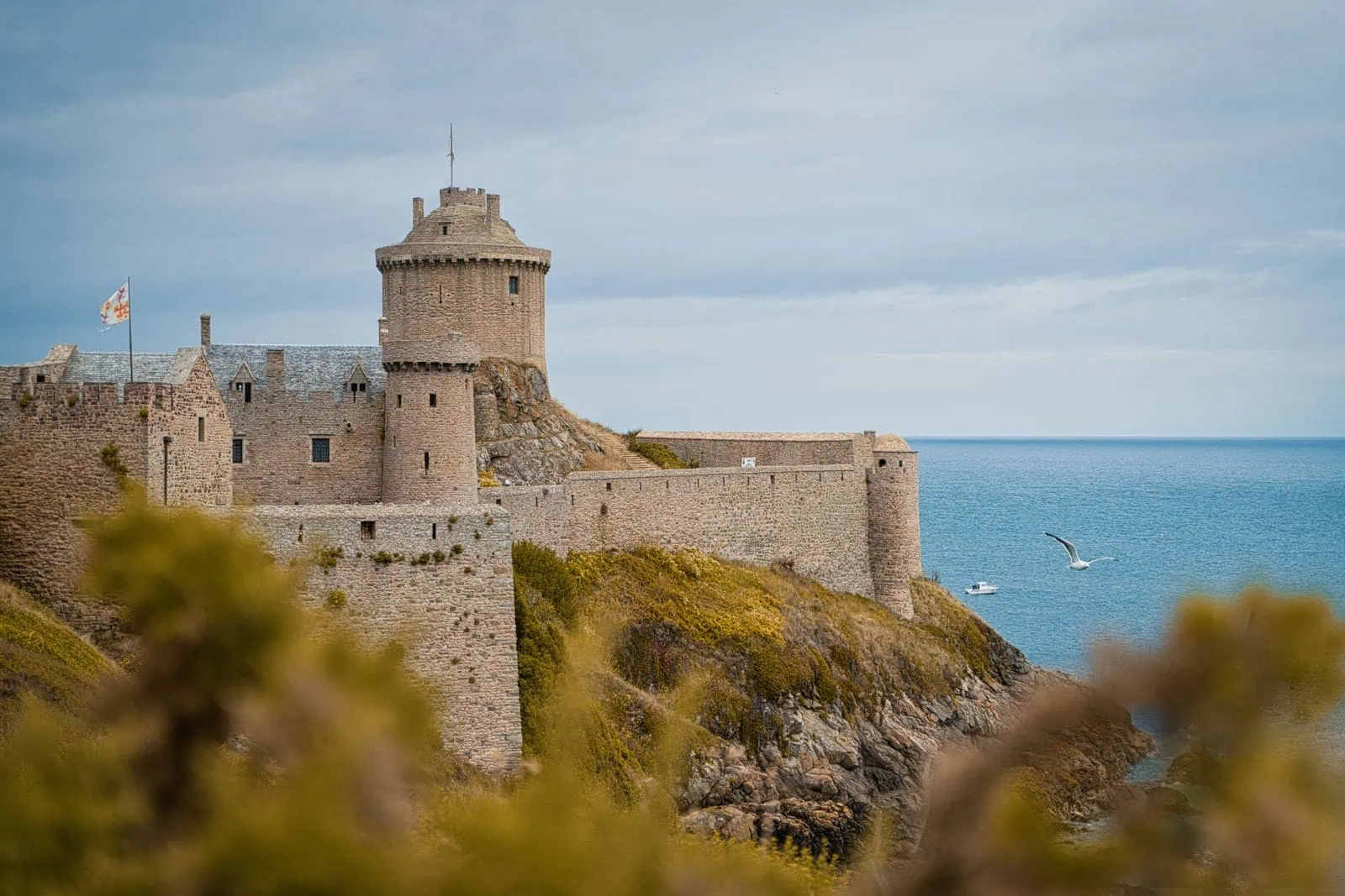 Bretagne, Frankrike: 15 tips på vad du ska se och göra 2026 7 Fort la Latte som reser sig över havet