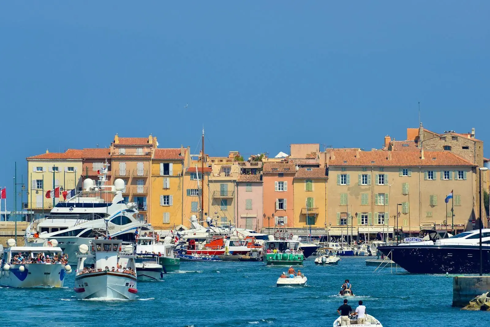 Nyaralás Franciaországban: 30 hely, ahová 2026-ban érdemes ellátogatni 22 A kikötő Saint-Tropez-ban