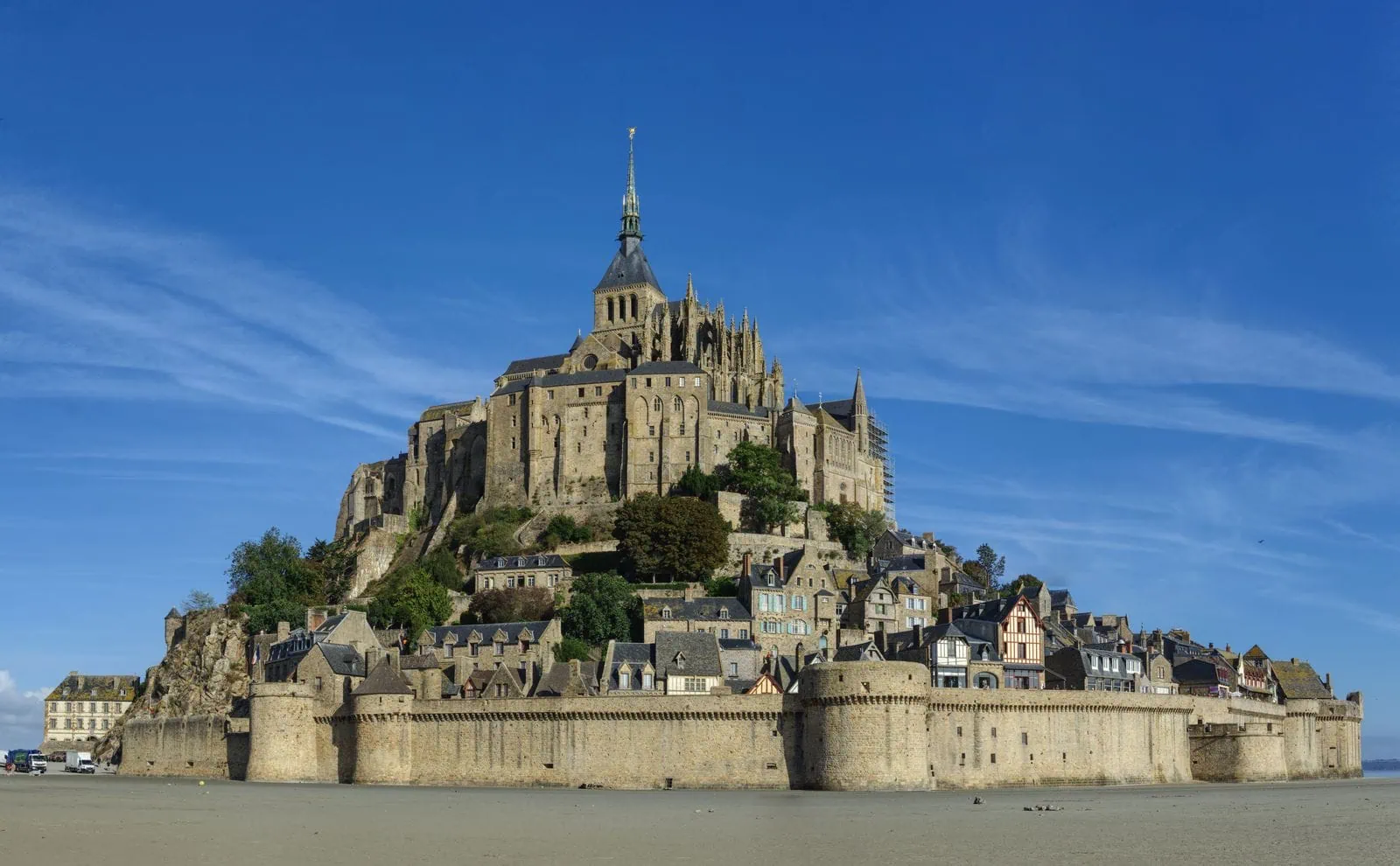 Nyaralás Franciaországban: 30 hely, ahová 2026-ban érdemes ellátogatni 4 A Mont-Saint-Michel apátsága Normandiában