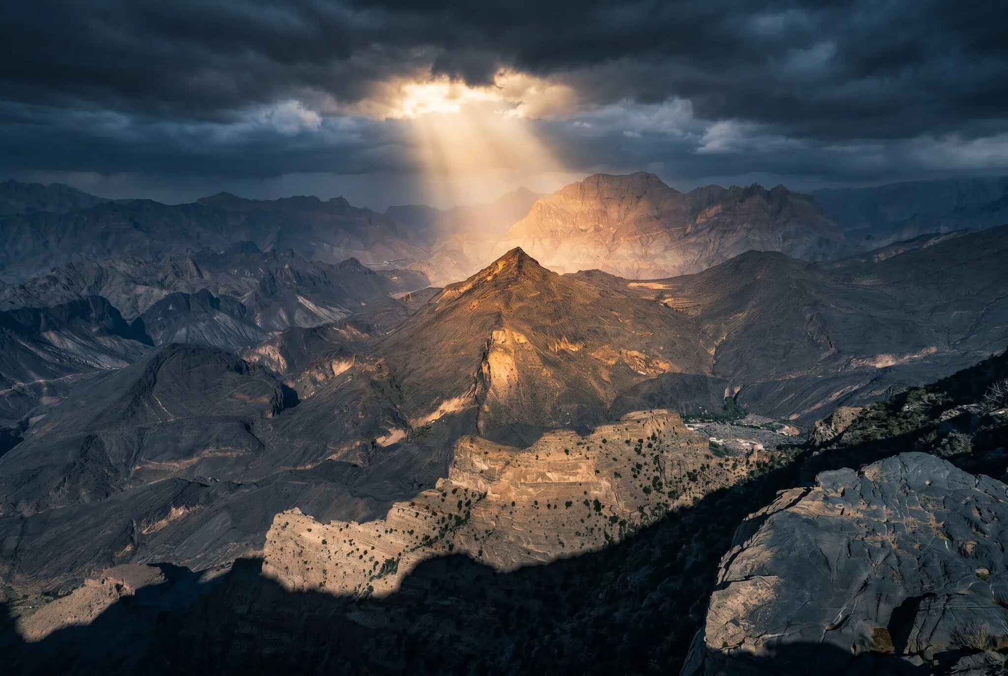 Oman Urlaub: 21 Tipps, was du sehen musst und wann 2026 die beste Reisezeit ist 2 Das Al-Hadschar-Gebirge im Oman