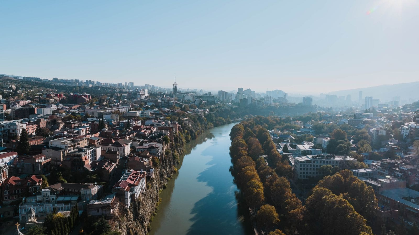 Quand partir en Géorgie ? Météo et meilleure période mois par mois en 2026 7 Avril : les villes en fleurs