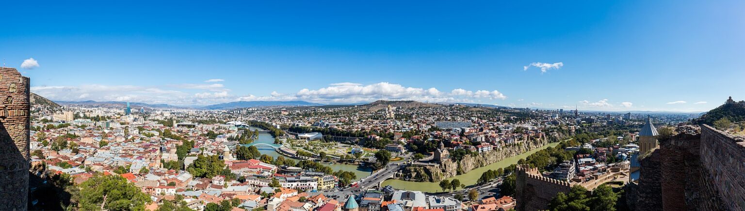 Georgien: Reiseführer, Tipps & Highlights 2026 2 Wann nach Georgien reisen? Wetter und beste Reisezeit Monat für Monat 2026