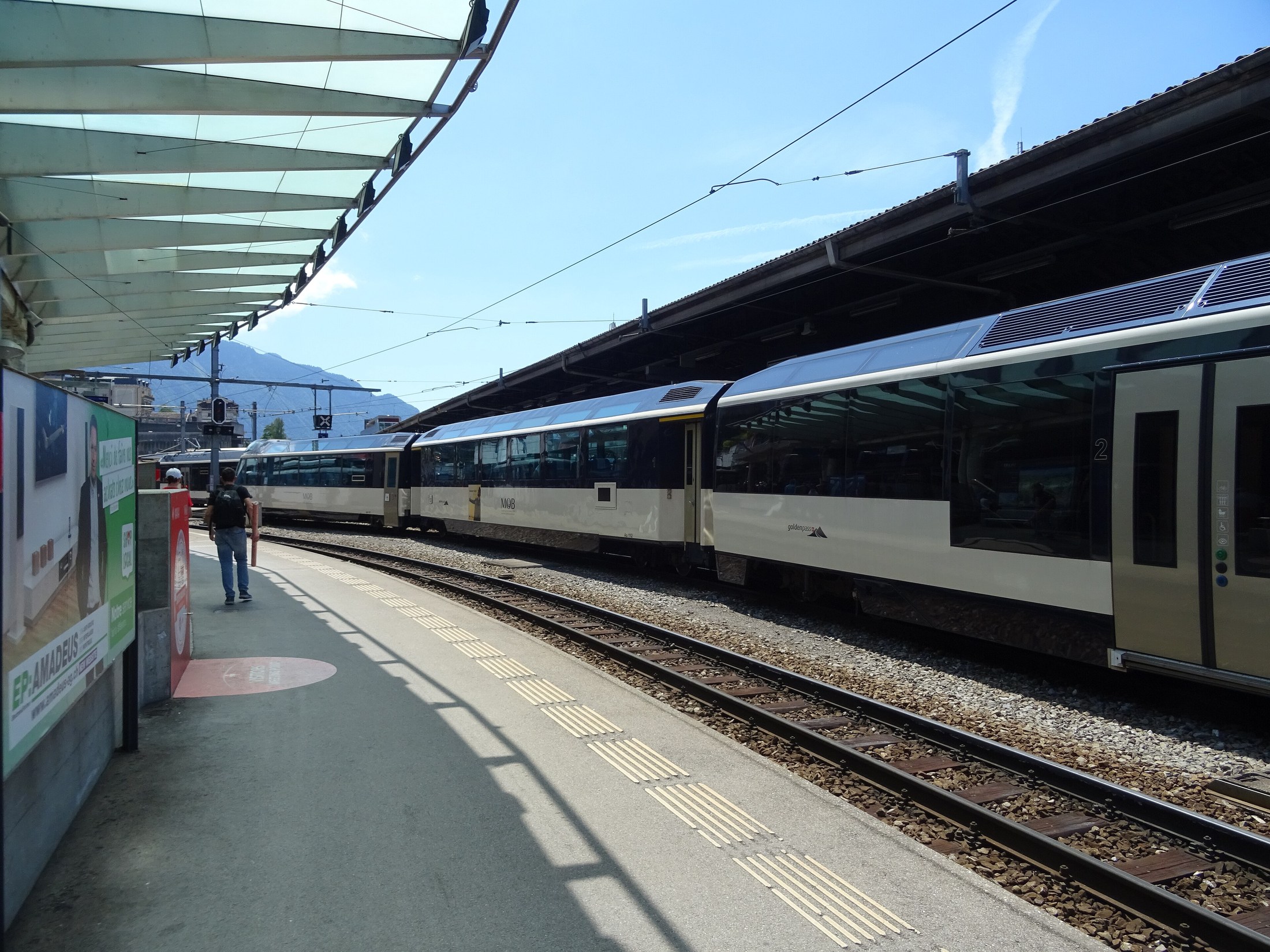 Tåg i Schweiz: Glacier Express, Bernina Express & co + priser 2026 5 Panoramatåget GoldenPass i Montreux