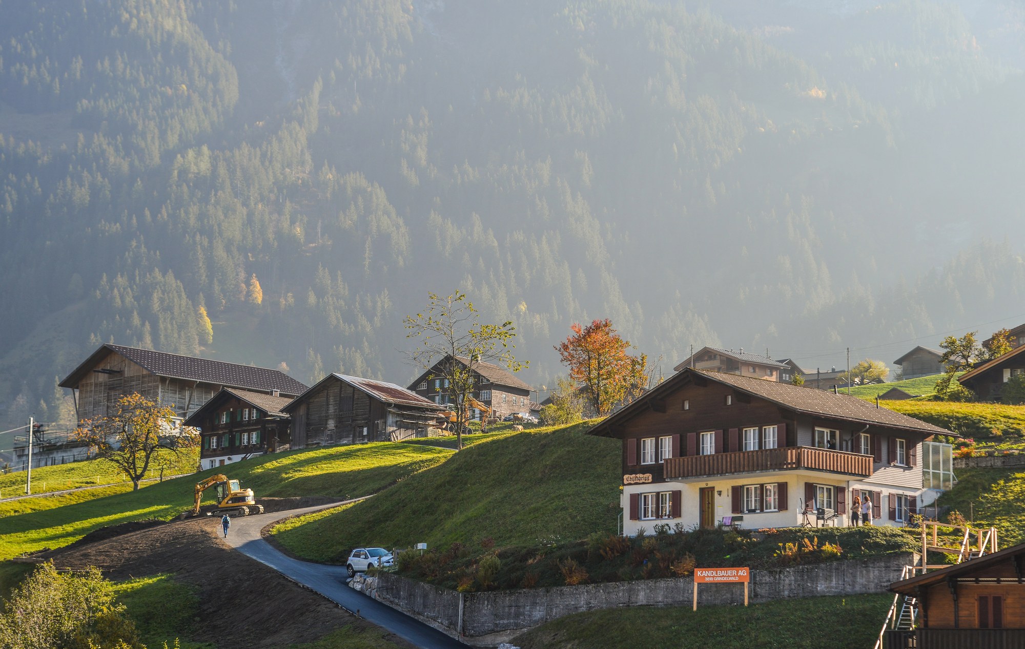 Grindelwald (Suiza): 14 cosas que ver y hacer (First, Bachalpsee y Jungfraujoch) 2026 3 Cabañas de montaña en Grindelwald durante la hora dorada