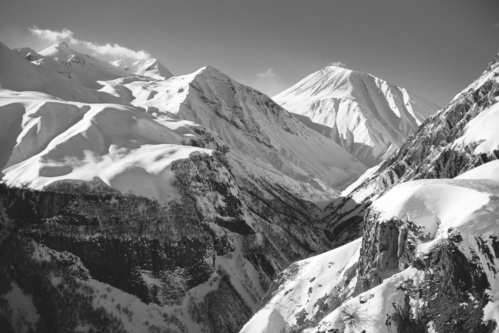 Sci in Georgia: Gudauri, Bakuriani e le piste più economiche d'Europa nel 2026 16 Domande frequenti