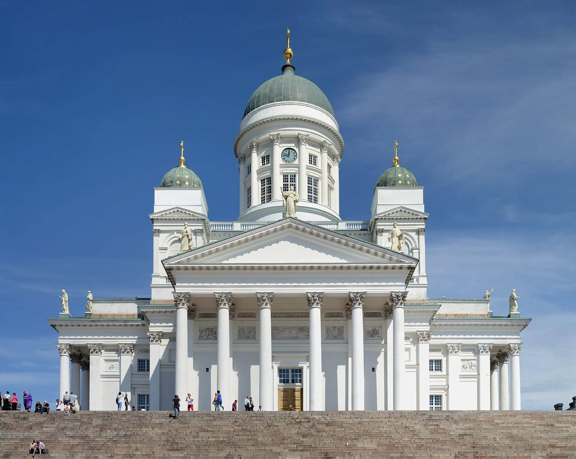 Helsinki (Finnország): 15 tipp, mit érdemes látni és csinálni a finn fővárosban 6 A helsinki katedrális a Szenátus téren