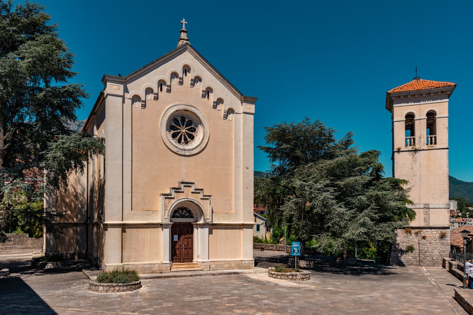 Herceg Novi, Černá Hora: 11 tipů na město schodů a bránu Boky 16 Kam dál z Herceg Novi