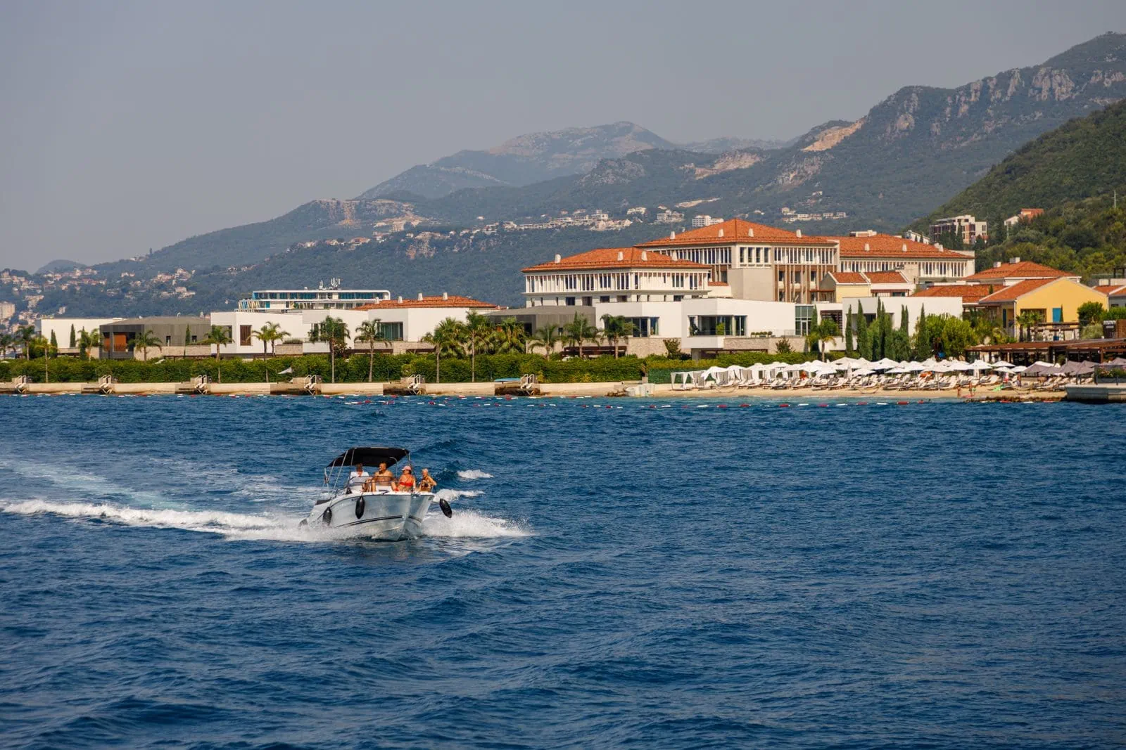 Herceg Novi, Montenegró: 11 tipp a lépcsők városához és a Boka kapujához 13 Kék-barlang (Plava špilja)