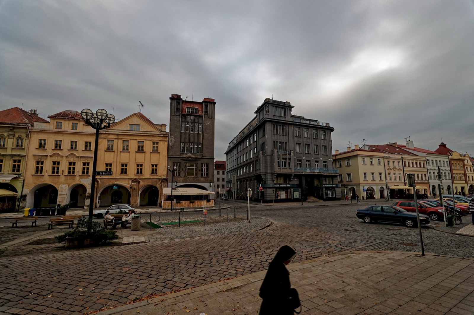 Co vidět v Hradci Králové: 15 tipů, co vidět a dělat 7 Budova Galerie moderního umění na Velkém náměstí