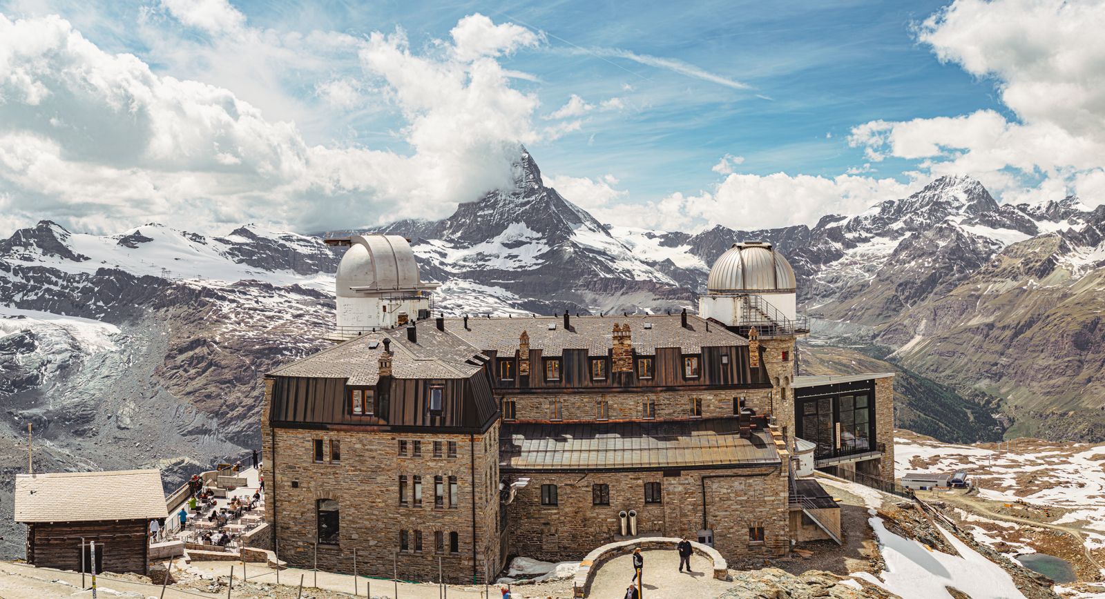 Zermatt a Matterhorn: 17 tipov, čo vidieť a robiť v roku 2026 12 Hörnlihütte ako základný tábor