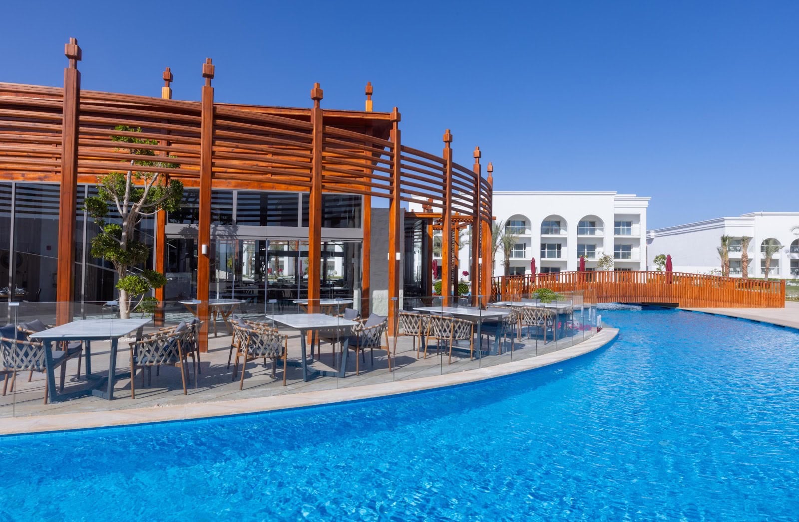 Cele mai bune hoteluri din Egipt cu aquapark: 8 idei pentru familii cu copii 8 Bazinul hotelului Rixos Radamis din Sharm