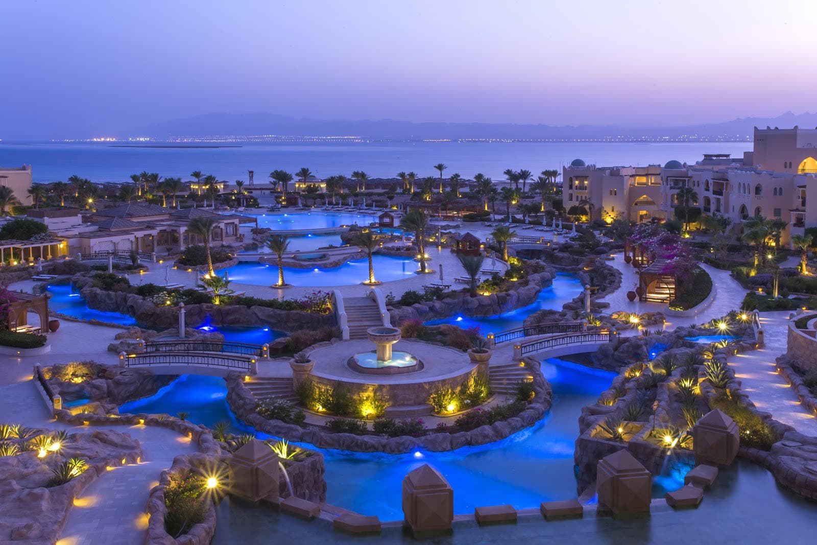 Najlepsze hotele w Hurghadzie: 8 propozycji na snorkeling, dla rodzin i luksus 3 Teren hotelu Kempinski Soma Bay
