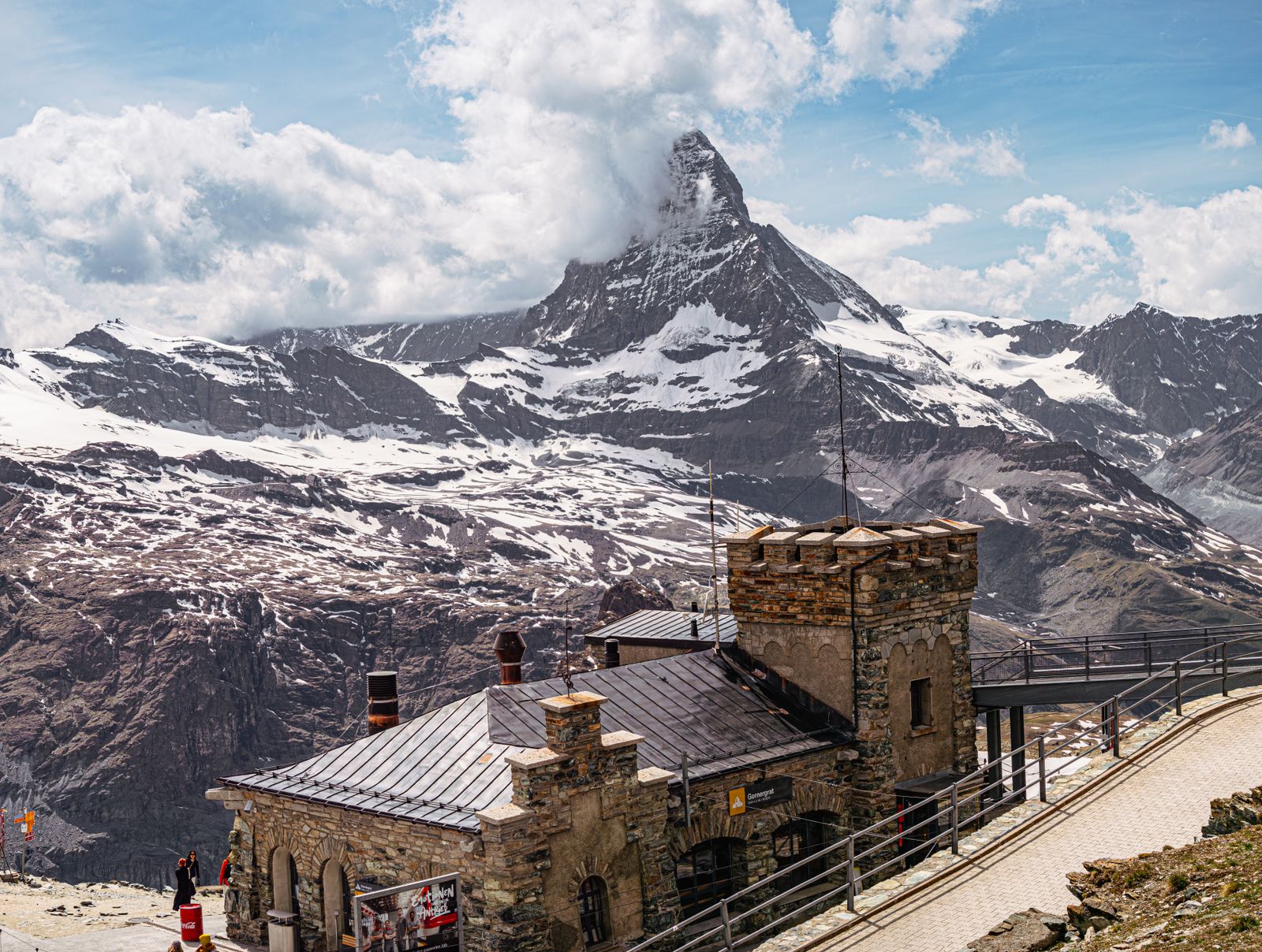 Zermatt a Matterhorn: 17 tipov, čo vidieť a robiť v roku 2026 18 Ikonický most Kirchbrücke