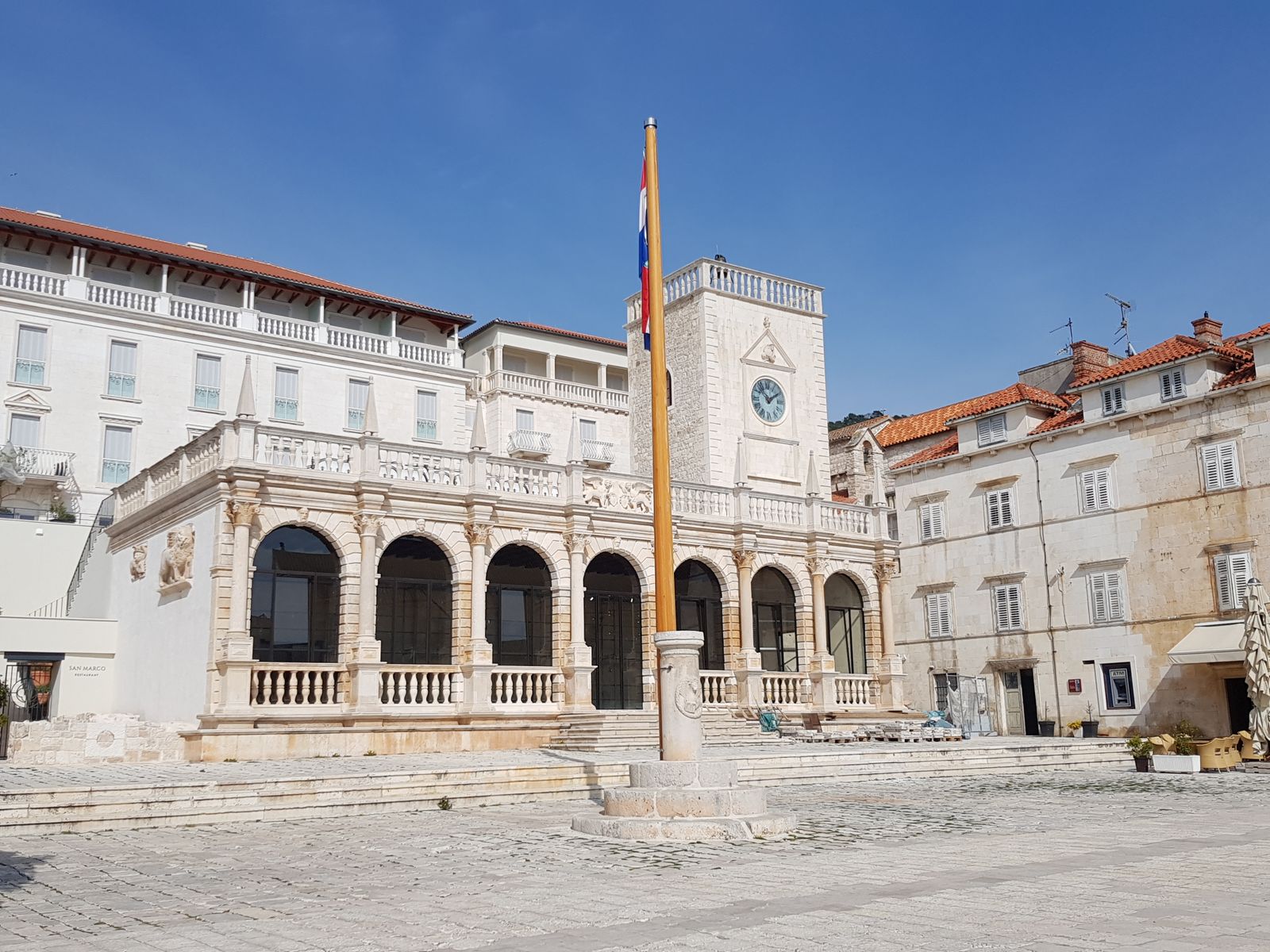 Eiland Hvar, Kroatië: 12 tips voor wat te zien en doen in 2026 6 Plein in Hvar