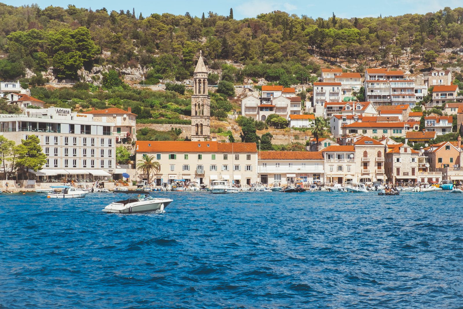 Eiland Hvar, Kroatië: 12 tips voor wat te zien en doen in 2026 18 Nachtleven in Hvar