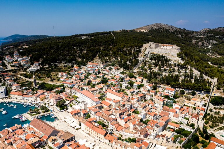 Chorvatsko 6 Ostrov Hvar, Chorvatsko: 12 tipů, co vidět a dělat v roce 2026