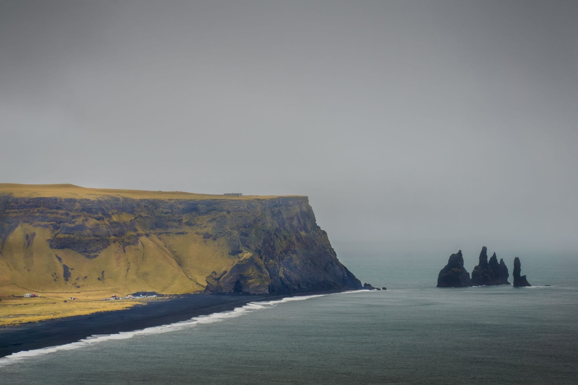 Costa sur de Islandia: 12 cosas que ver y hacer 19 Reynisdrangar y los míticos troles de Vík