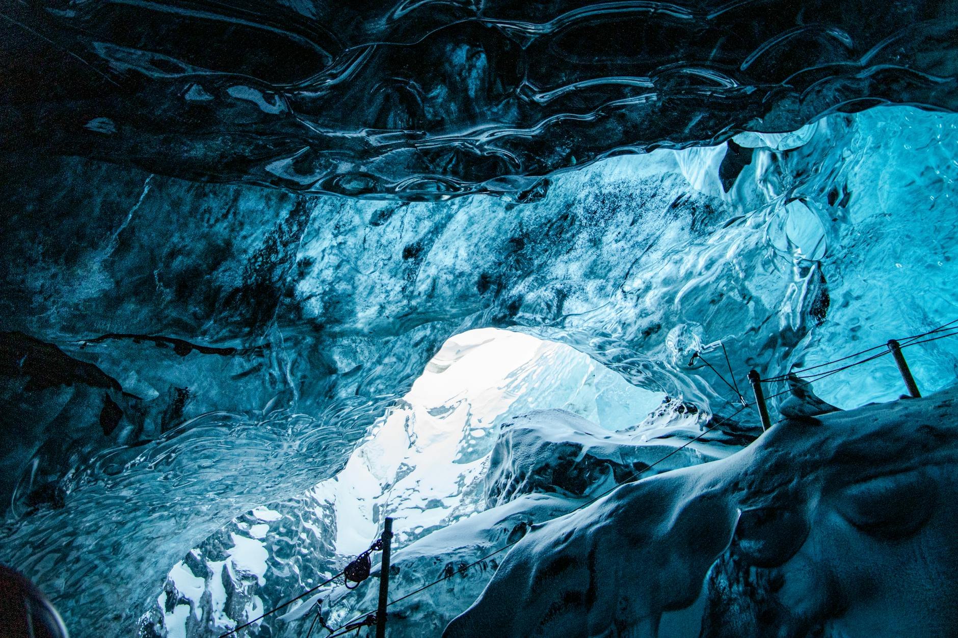 Jökulsárlón a ledovce jihovýchodního Islandu: 12 tipů, co vidět a dělat 9 Modré ledové jeskyně v zimě