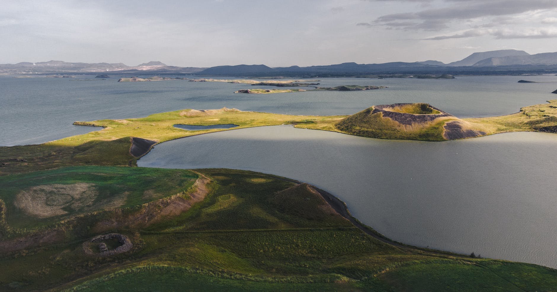Islande du Nord et Diamond Circle : 12 choses à voir et à faire en 2026 12 Les pseudo-cratères de Skútustaðagígar