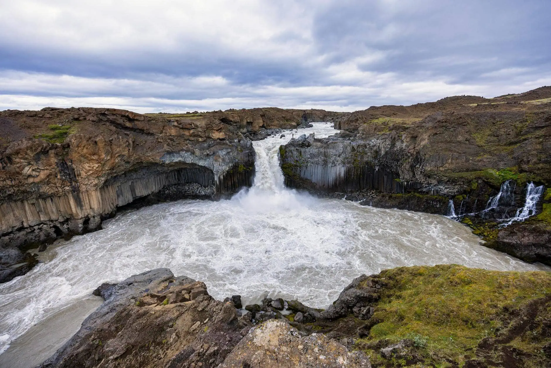 Północna Islandia i Diamond Circle: 12 wskazówek, co zobaczyć i robić 2026 19 Ukryty klejnot Aldeyjarfoss