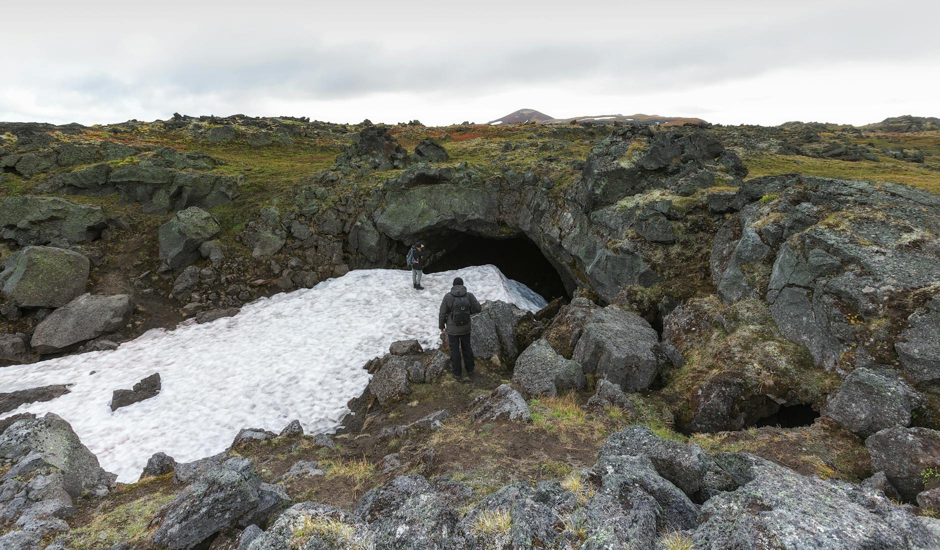 Les grottes de lave Raufarhólshellir et Vatnshellir