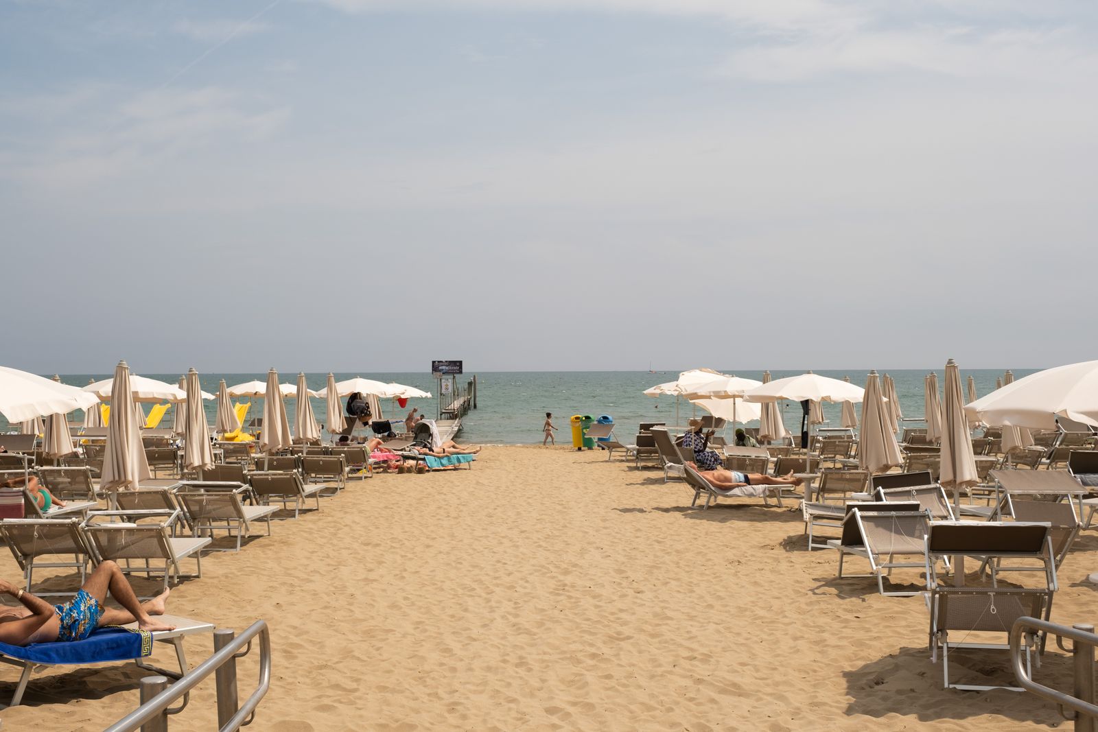 Itália de carro pelo Adriático: 6 dicas de praias para 2026 3 Lido di Jesolo — calçadão sem fim e Caribe Bay