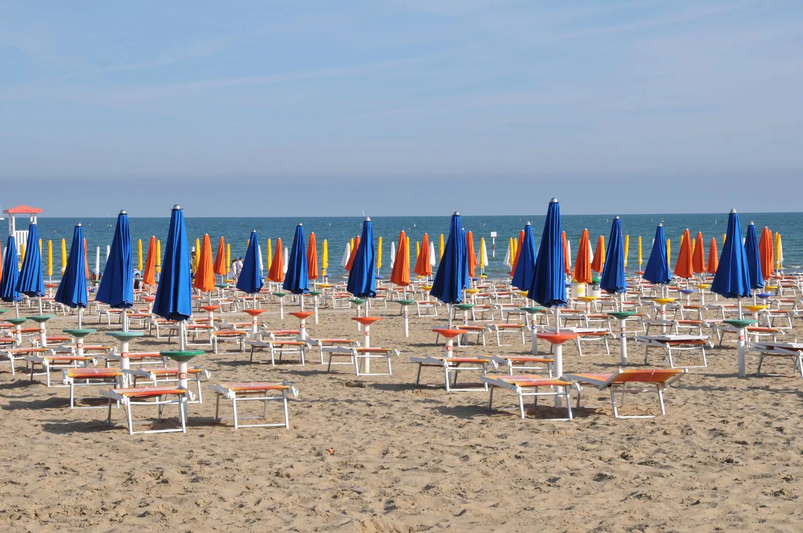 Olaszország Adria autóval: 6 tipp, hova menj a tengerhez 2026-ban 5 Lignano — fenyőligetek és vidámparkok
