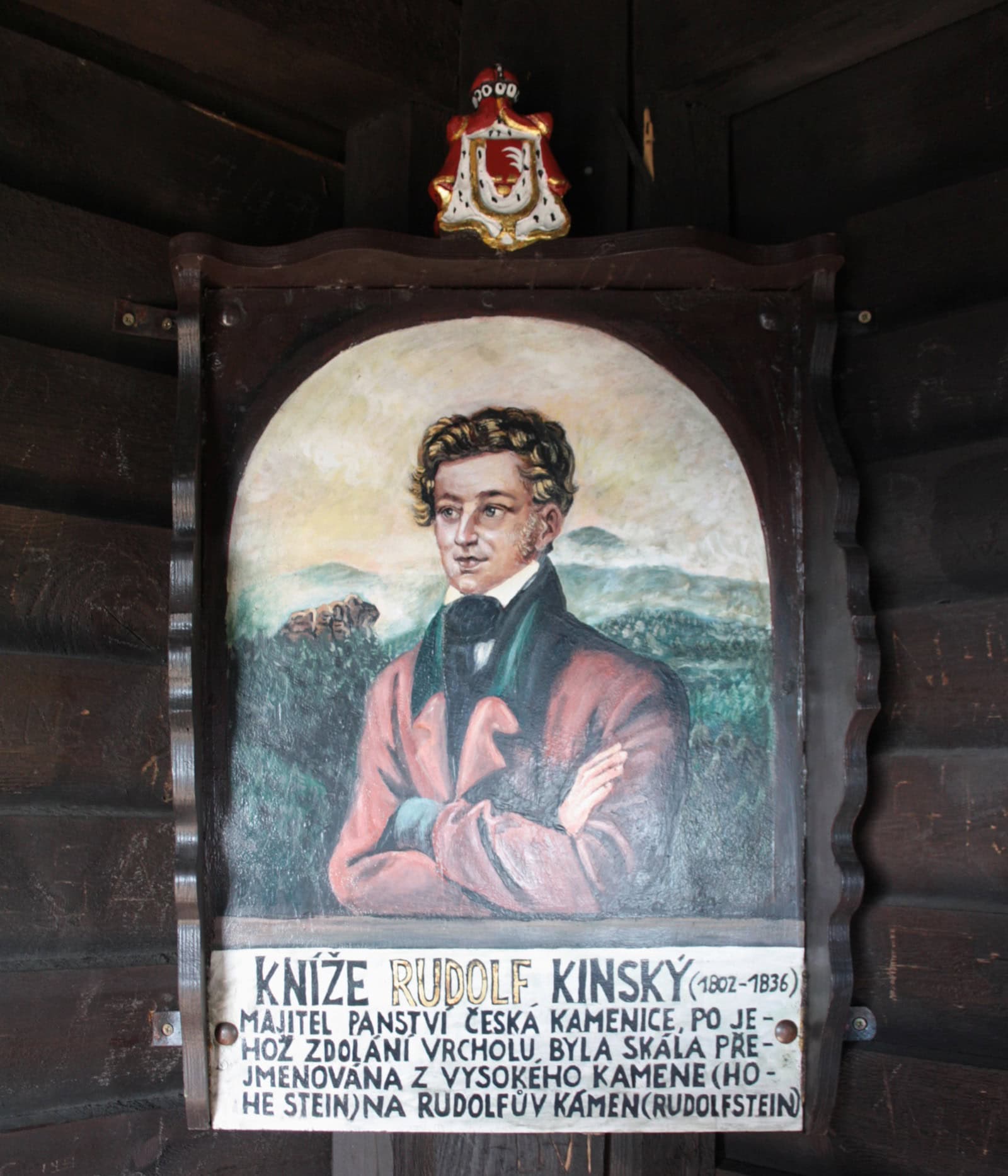 Jetřichovice-Aussichten: 4 Tipps für die ruhige Seite der Böhmischen Schweiz 2026 5 Gedenktafel am Aussichtspunkt Rudolfstein in der Böhmischen Schweiz