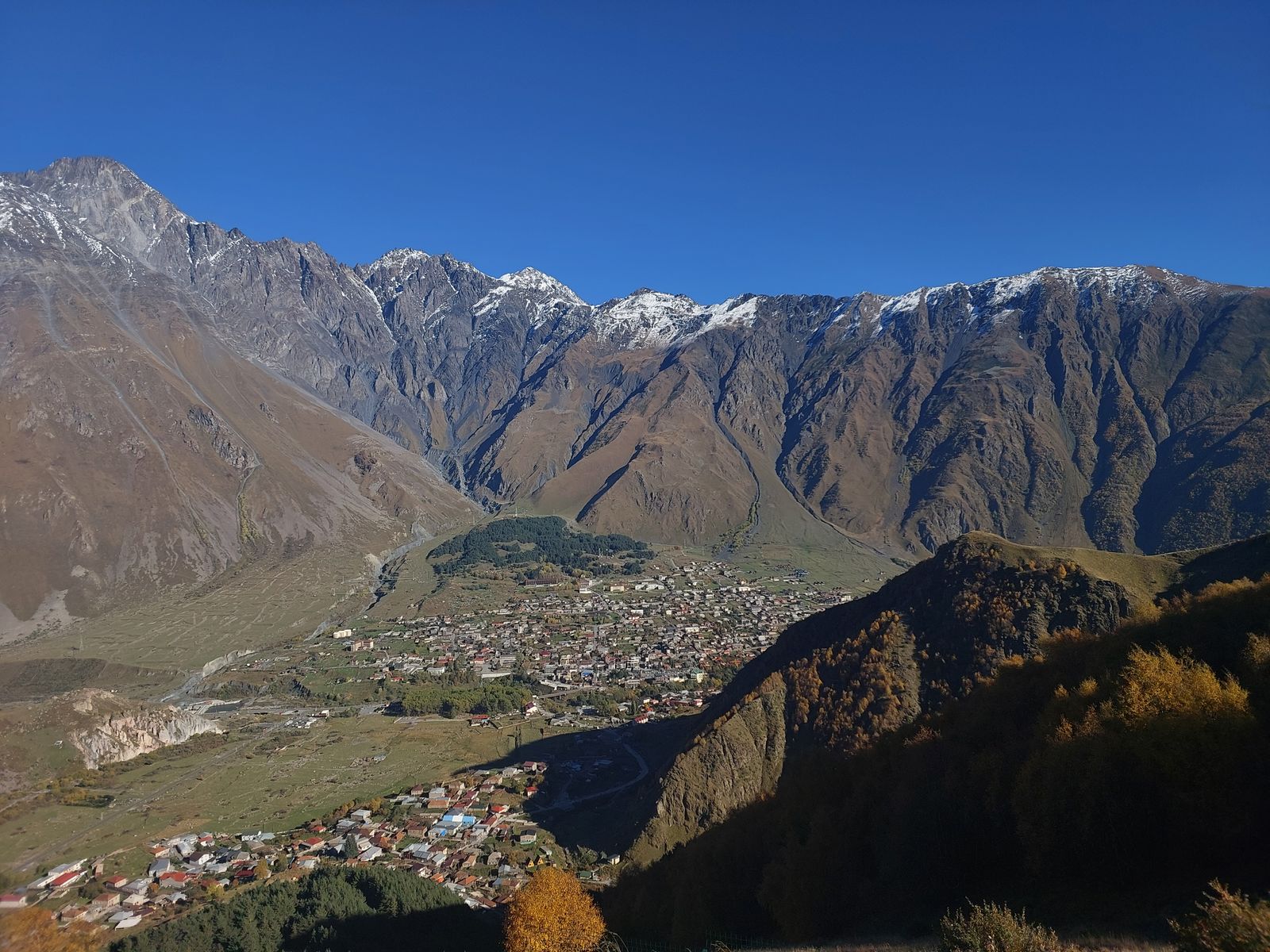 Kazbegi w Gruzji i cerkiew Gergeti: 18 pomysłów, co zobaczyć pod górą Kazbek w 2026 3 Jak dotrzeć do Kazbegi