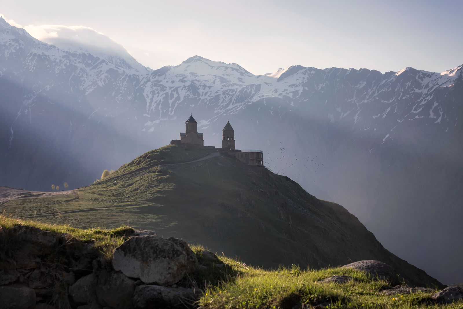 Kazbegi w Gruzji i cerkiew Gergeti: 18 pomysłów, co zobaczyć pod górą Kazbek w 2026 22 Cerkiew świętego Eliasza — drugi punkt widokowy