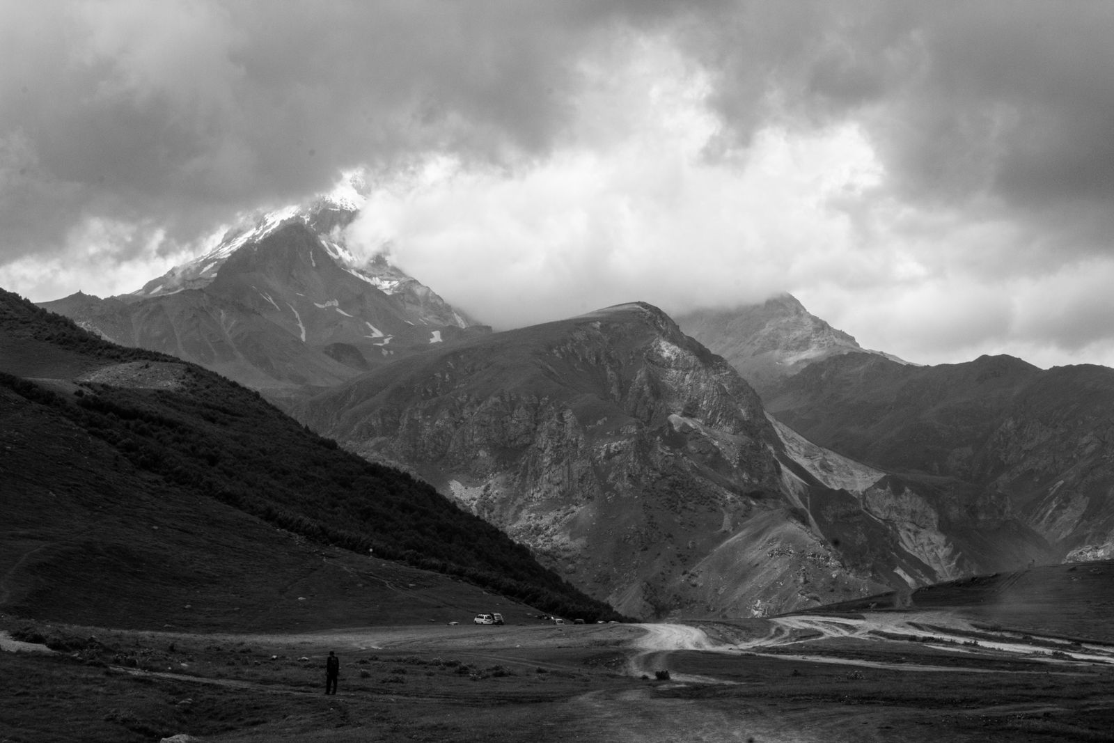 Kazbegi w Gruzji i cerkiew Gergeti: 18 pomysłów, co zobaczyć pod górą Kazbek w 2026 14 Wodospady Gveleti — orzeźwiający przystanek