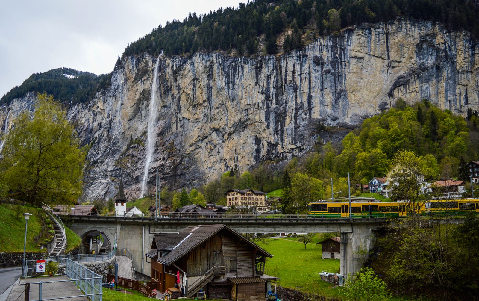 Lauterbrunnen: 12 tipů, co vidět v údolí 72 vodopádů 3 Kde se ubytovat v Lauterbrunnenu