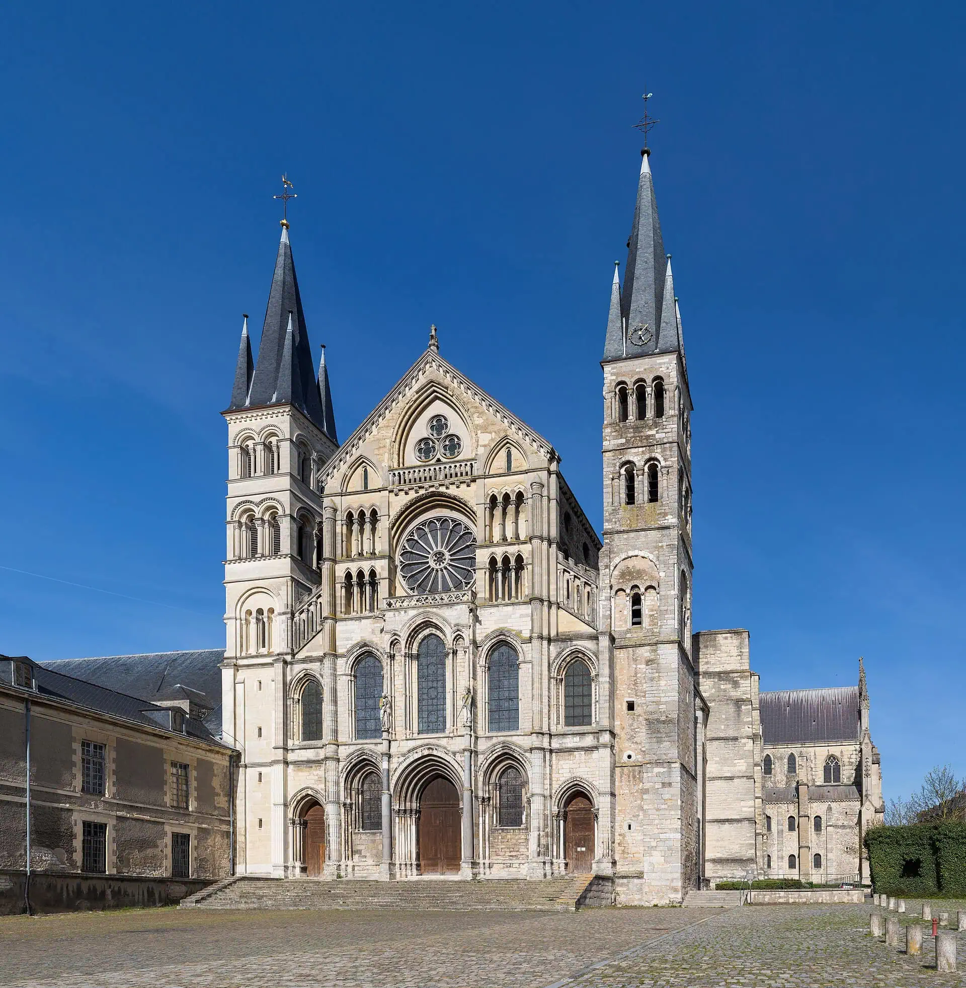 Champagne in Francia: 12 consigli per Reims, Épernay e le cantine nel 2026 1 Quando visitare la regione dello Champagne in Francia