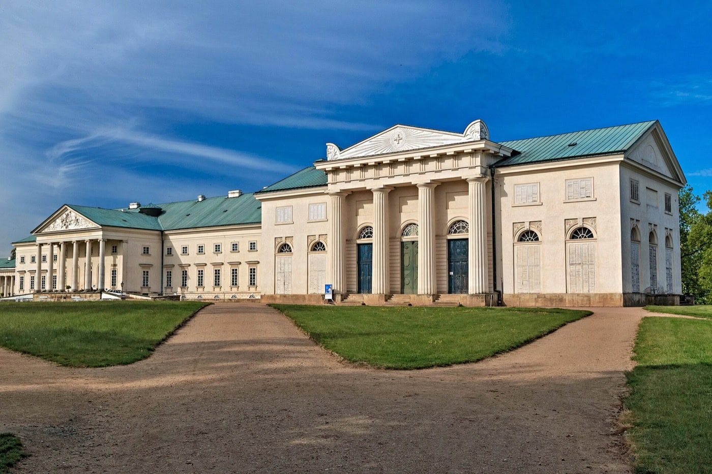 Ce să vezi în Kutná Hora: 10 idei pentru orașul argintului UNESCO în 2026 14 Castelul Kačina în stil empire, în apropiere de Kutná Hora