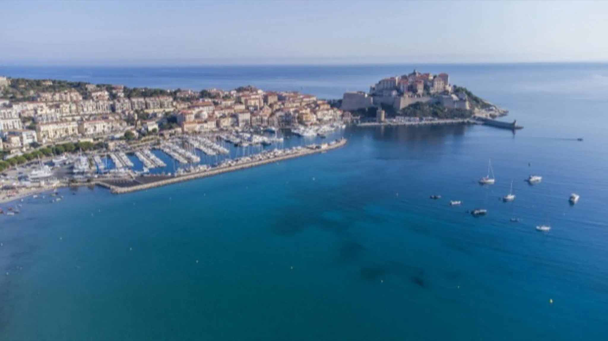 Calvi auf Korsika & die Balagne: 11 Tipps für 2026 5 Hafen und Promenade Marina in Calvi