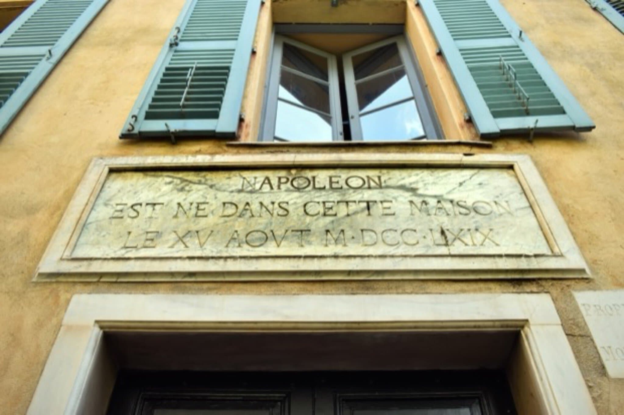 Ajaccio, Korsyka: 11 wskazówek śladami Napoleona w 2026 5 Dom rodzinny Napoleona Bonaparte (Maison Bonaparte)